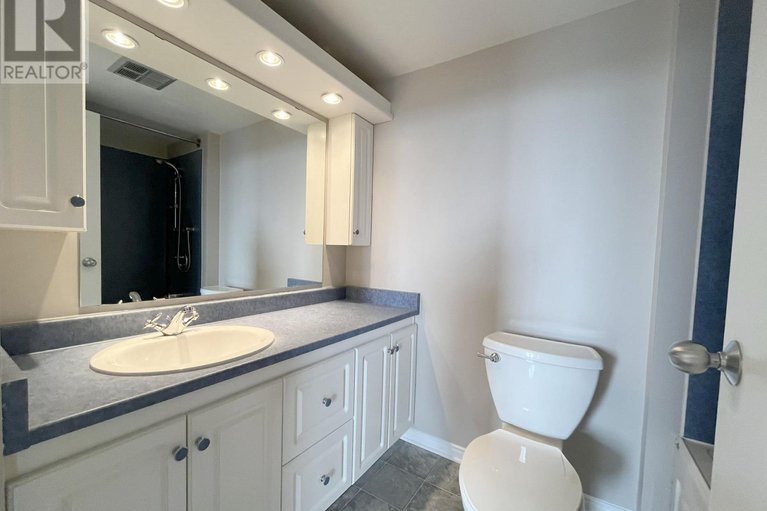 28555722/1210-2871-richmond-road/queensway-terrace-north/ottawa/ontario/K2B8M5_22