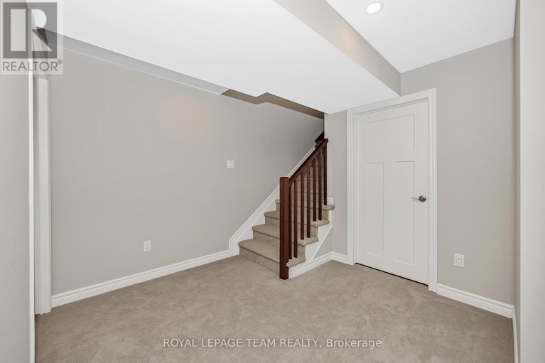 28564716/526-edenwylde-drive/remainder-of-stittsville-area/ottawa/ontario/K2S2K4_36