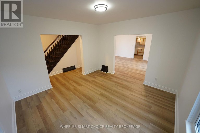 29131494/7-adam-dixon-avenue/long-sault/south-stormont/ontario/K0C1P0_11