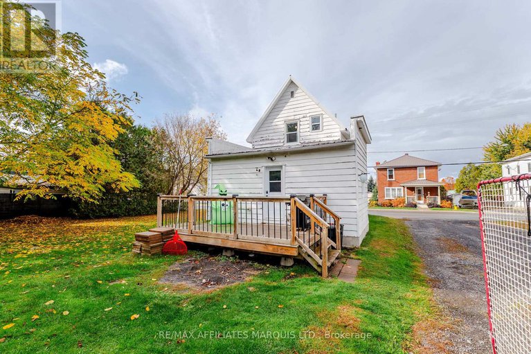 29024844/18-mechanic-street-w/maxville/north-glengarry/ontario/K0C1T0_34