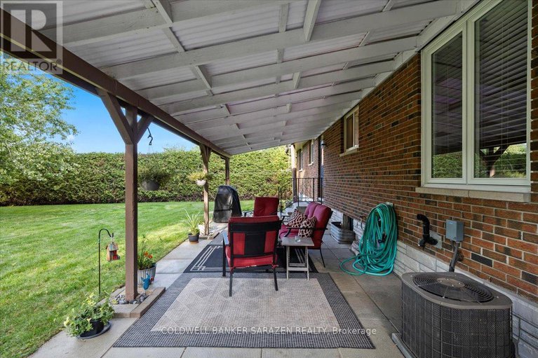 28843846/2303-edward-kidd-crescent/north-gower/ottawa/ontario/K0A2T0_30
