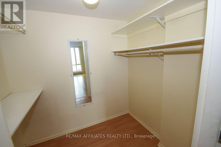 28978452/407-330-centrum-boulevard/bilberry-creekqueenswood-heights/ottawa/ontario/K1E3W2_18