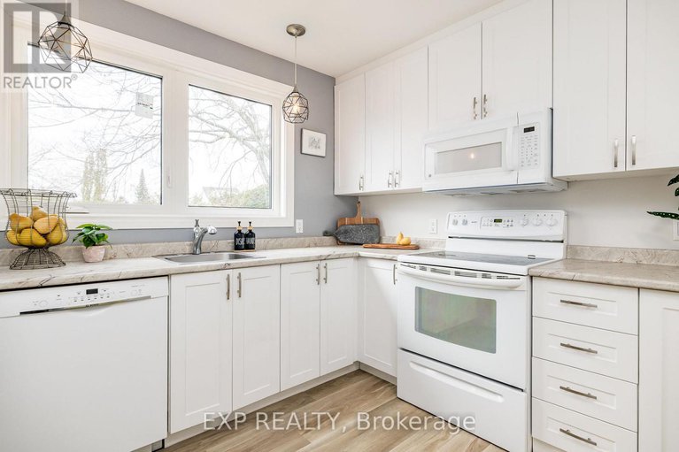 29419264/130-banning-road/glencairnhazeldean/ottawa/ontario/K2L1C4_11