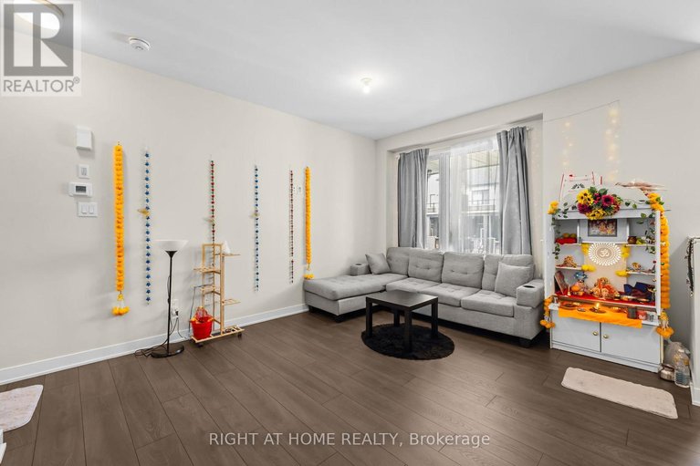 29674085/209-speckled-alder-row/half-moon-bay/ottawa/ontario/K2J7G8_3