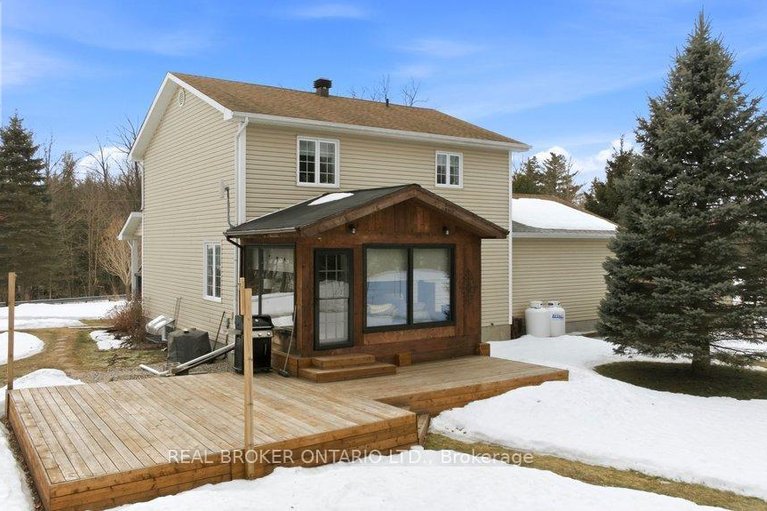 29463129/1585-becketts-creek-road/cumberland-west/ottawa/ontario/K4C1C8_34