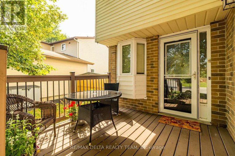 28889907/334-omer-lacasse-avenue/queenswood-heights-south/ottawa/ontario/K1E2X8_29