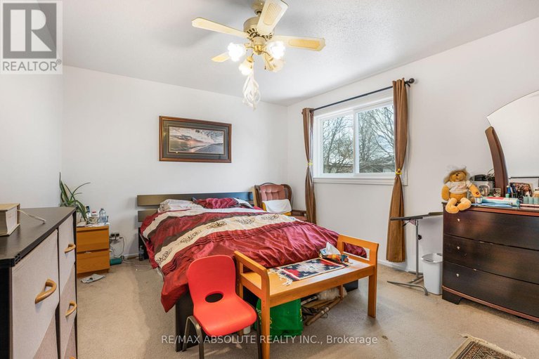 28285105/677-mathieu-way/fallingbrookpineridge/ottawa/ontario/K4A2R6_12
