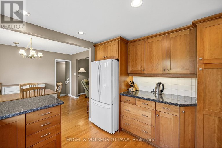 28865549/29-milne-crescent/beaverbrook/ottawa/ontario/K2K1H7_20