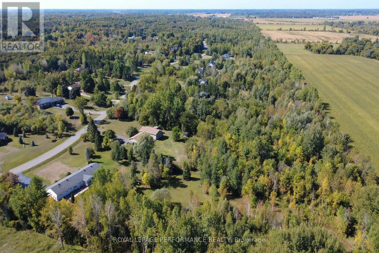 28886308/8329-rodney-farm-drive/osgoode-twp-north-of-reg-rd-6/ottawa/ontario/K0A2P0_19