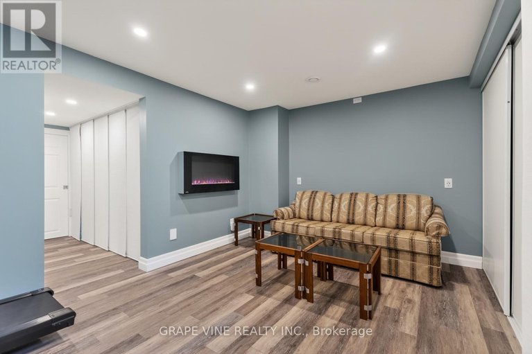 29672102/142-college-circle/castle-heights/ottawa/ontario/K1K4S1_29