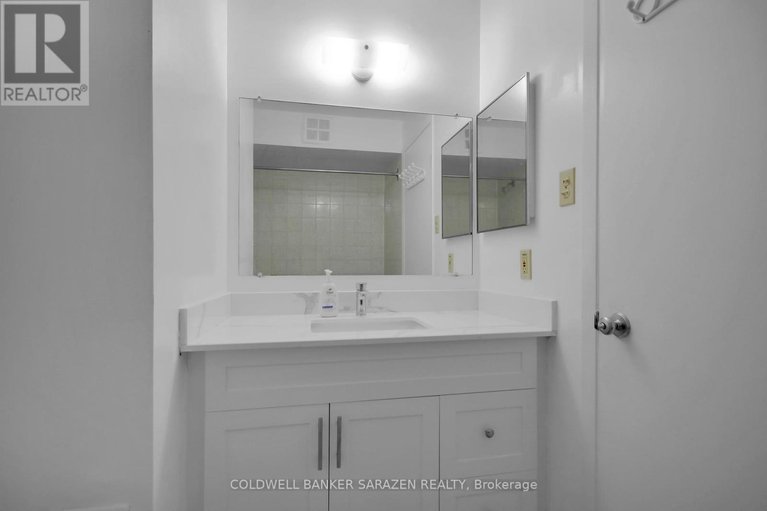 28363113/412-214-viewmount-drive/borden-farmstewart-farmcarleton-heightsparkwood-hills/ottawa/ontario/K2E7X3_21