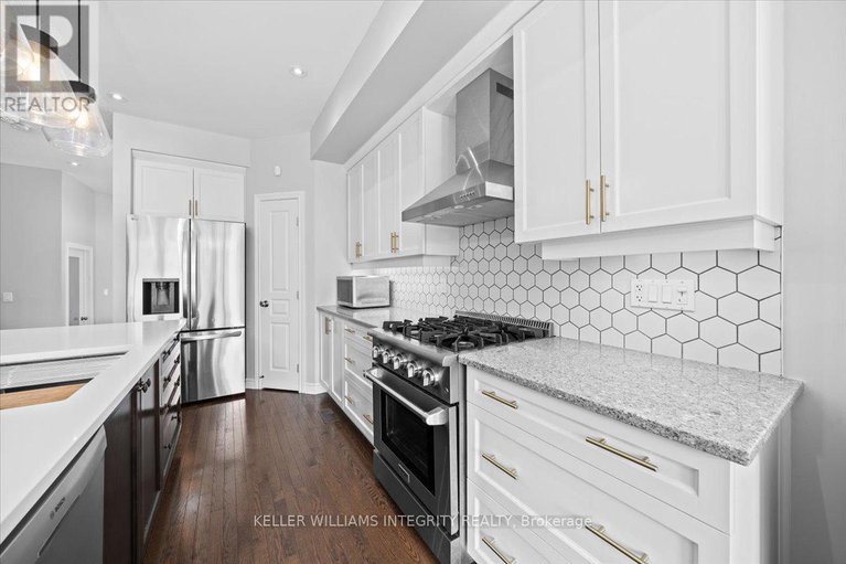 28491070/381-cooks-mill-crescent/riverside-south/ottawa/ontario/K1V2N2_8