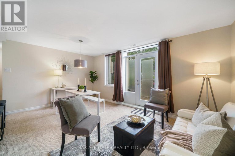 28356424/a-330-everest-private/elmvale-acres/ottawa/ontario/K1G4E4_4