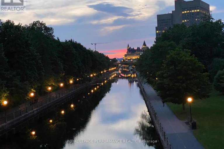 29650204/35-waverley-street/ottawa-centregolden-triangle/ottawa/ontario/K2P0T7_50