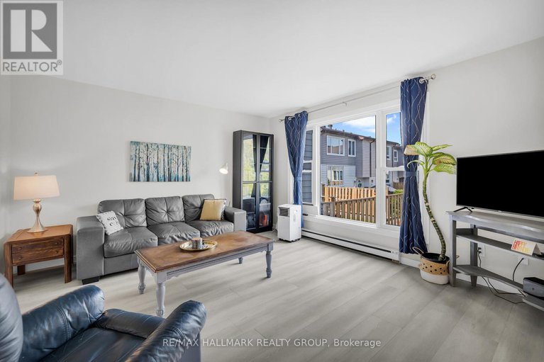 28720847/c-19-banner-road/sheahan-estatestrend-village/ottawa/ontario/K2H8T3_7