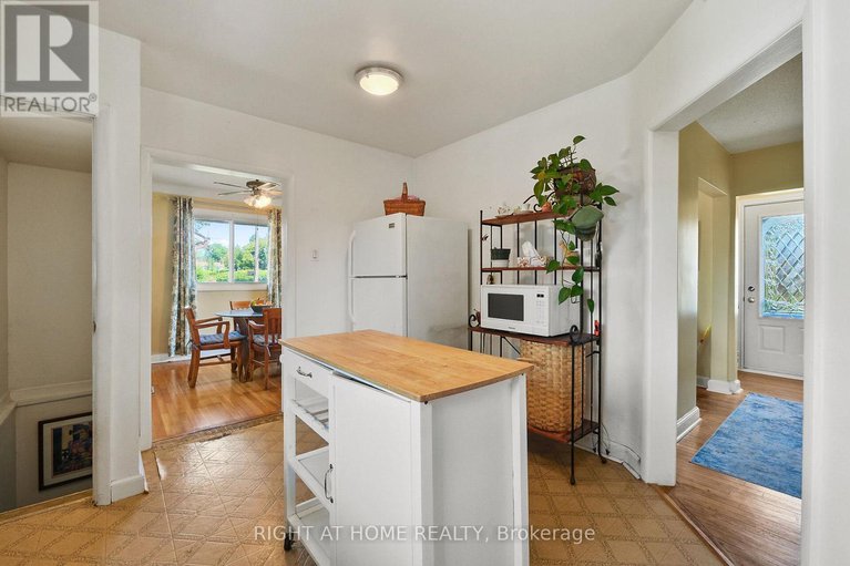 28854766/205-withrow-avenue/meadowlandsst-claire-gardens/ottawa/ontario/K2G2J8_25