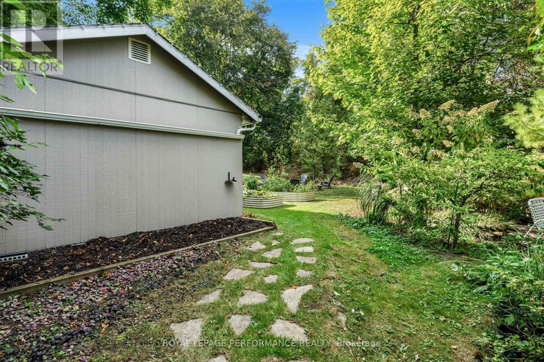 28930470/5583-manotick-main-street/manotick-village-manotick-estates/ottawa/ontario/K4M1A9_42
