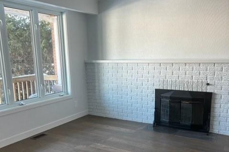 29504345/178-mcclellan-road/sheahan-estatestrend-village/ottawa/ontario/K2H5W1_4