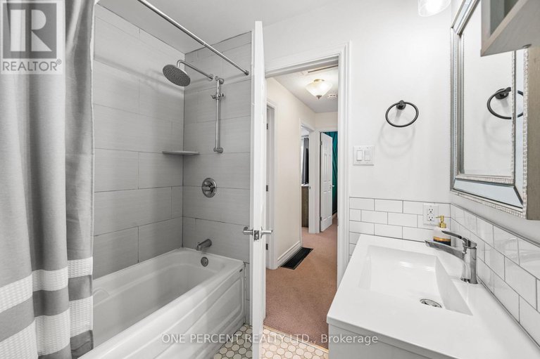28829146/16-shouldice-crescent/glencairnhazeldean/ottawa/ontario/K2L1M9_22