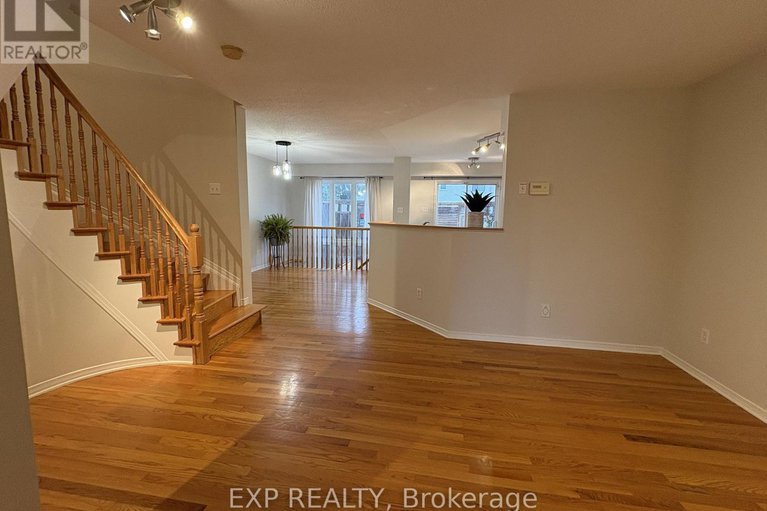 29142305/14-drumso-street/hunt-club-parkgreenboro/ottawa/ontario/K1T3Y2_12