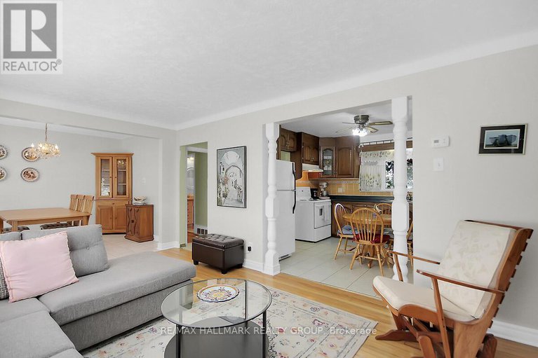 28789790/1124-guertin-avenue/billings-bridge/ottawa/ontario/K1H8B6_12