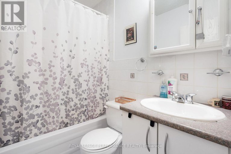 28967261/1273-anoka-street/ridgemont/ottawa/ontario/K1V6C3_15