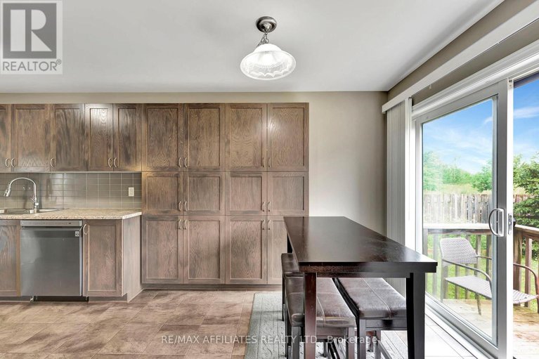 28562924/625-trigoria-crescent/avalon-west/ottawa/ontario/K4A1B1_14