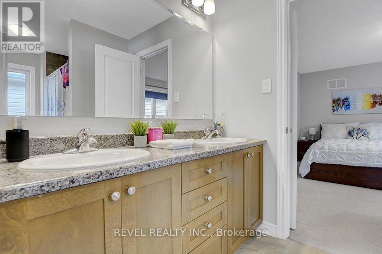 29399297/664-eagle-crest-heights/stittsville-north/ottawa/ontario/K2S1G6_29