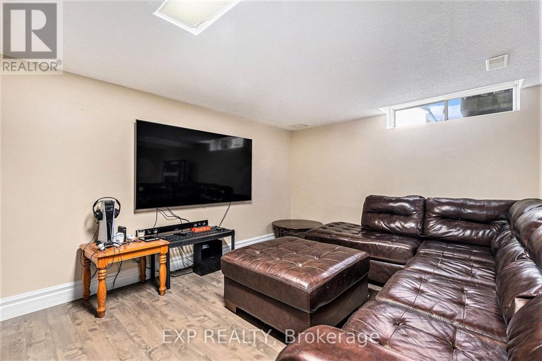 29453383/61-lamadeleine-boulevard/embrun/russell/ontario/K0A1W0_20