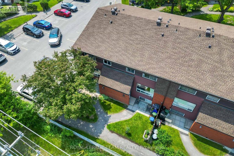 28449355/l-5-banner-road/sheahan-estatestrend-village/ottawa/ontario/K2H8T3_24