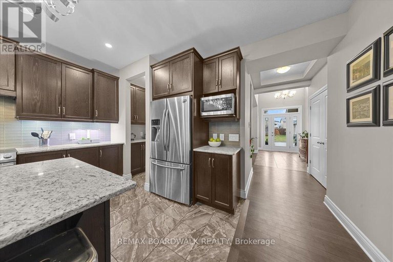 29612405/279-sceptre-way/emerald-meadowstrailwest/ottawa/ontario/K2V0C6_12