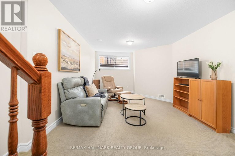 29648631/548-langelier-avenue/mer-bleuebradley-estatesanderson-park/ottawa/ontario/K1W0E7_18