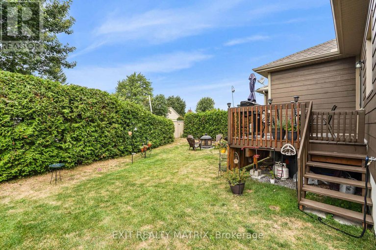 28716853/16-julien-street/lorignal/champlain/ontario/K0B1K0_23