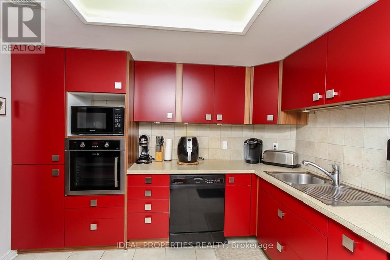 28573644/809-100-grant-carman-drive/borden-farmstewart-farmcarleton-heightsparkwood-hills/ottawa/ontario/K2E8B8_19