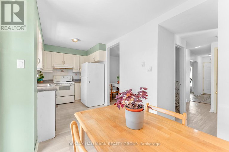 28819606/41-sovereign-avenue/craig-henrywoodvale/ottawa/ontario/K2G4W8_25