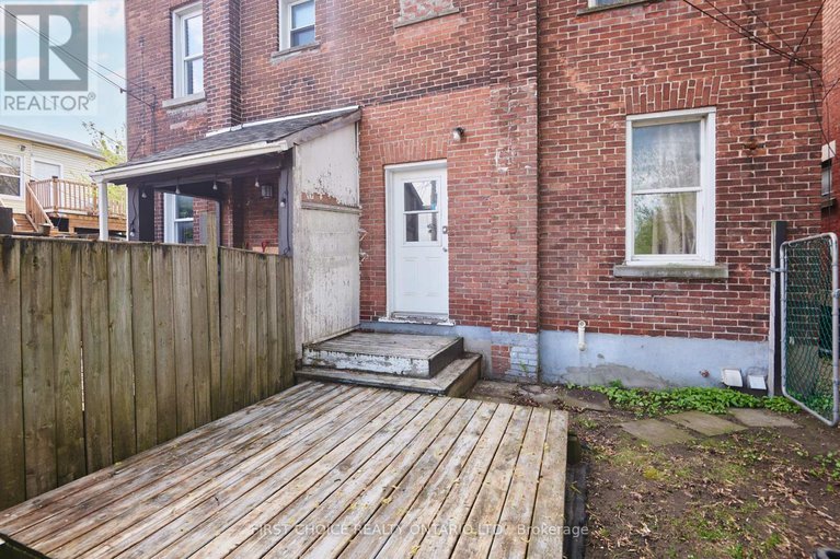28322285/293-powell-avenue/west-centre-town/ottawa/ontario/K1S2A6_32