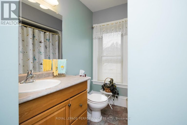 29632412/11-peter-street/maxville/north-glengarry/ontario/K0C1T0_22