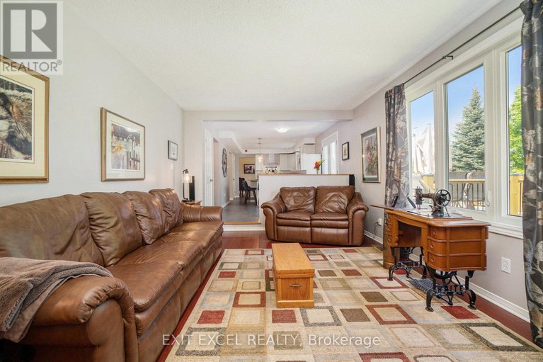 28425414/1551-stanleyfield-crescent/greely/ottawa/ontario/K4P1M7_6