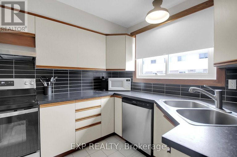 28739048/83-hadley-circle/bells-corners/ottawa/ontario/K2H7Z8_25