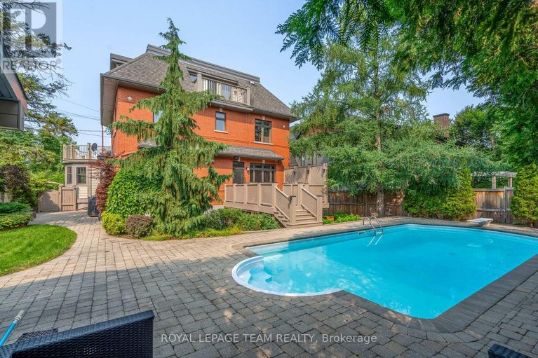 29616442/483-golden-avenue/mckellarhighland/ottawa/ontario/K2A2E4_35