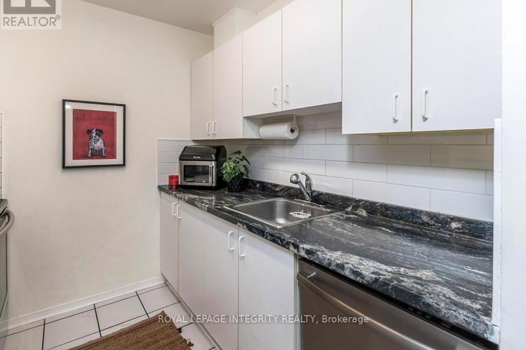 29466721/54-1316-greenbank-road/redwood-park/ottawa/ontario/K2H8X6_13