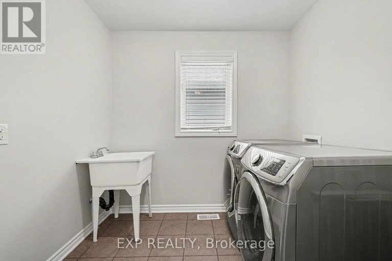 29597268/73-bristling-crescent/half-moon-bay/ottawa/ontario/K2J6C2_30