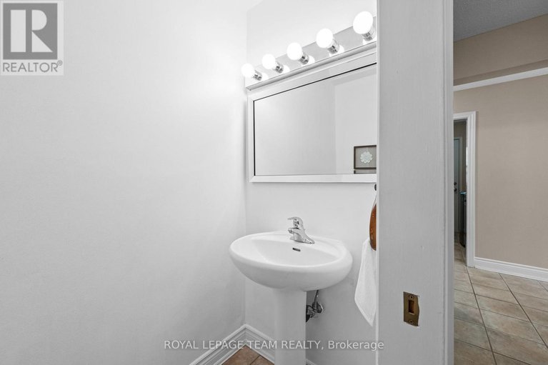 28884146/1376-river-road/manotick-east-to-manotick-station/ottawa/ontario/K4M1B4_16