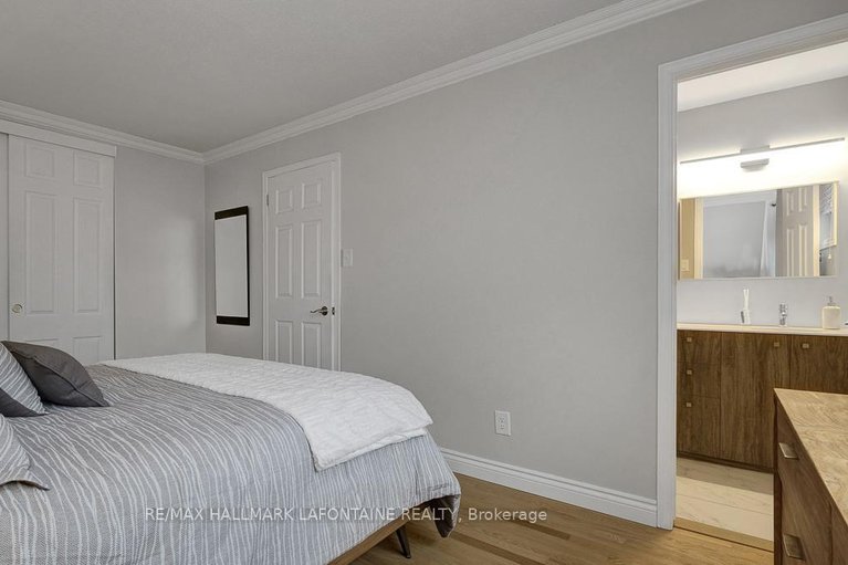 29593961/1288-turner-crescent/bilberry-creekqueenswood-heights/ottawa/ontario/K1E2Y4_23