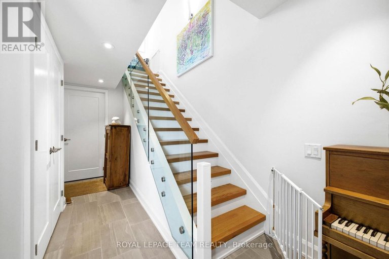 29580105/526-edison-avenue/mckellarhighland/ottawa/ontario/K2A3Y5_32