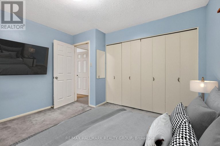 29038840/1415-plumber-avenue/carson-grove/ottawa/ontario/K1K4B2_31