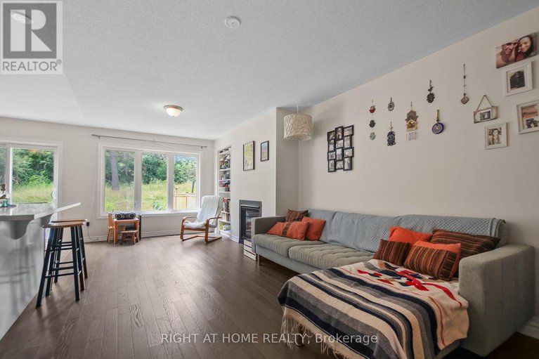 28670331/209-hartsmere-drive/stittsville-south/ottawa/ontario/K2S0X8_10