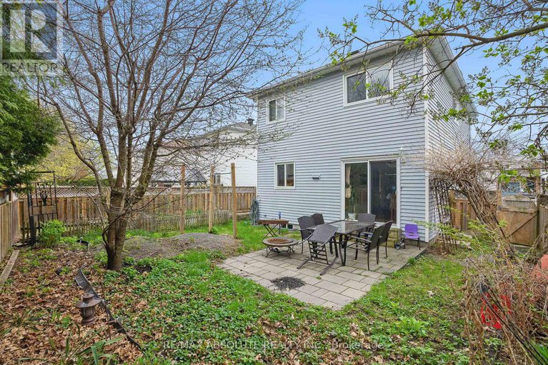 28285105/677-mathieu-way/fallingbrookpineridge/ottawa/ontario/K4A2R6_20