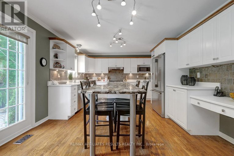 28999165/35-crantham-crescent/stittsville-central/ottawa/ontario/K2S1R2_8