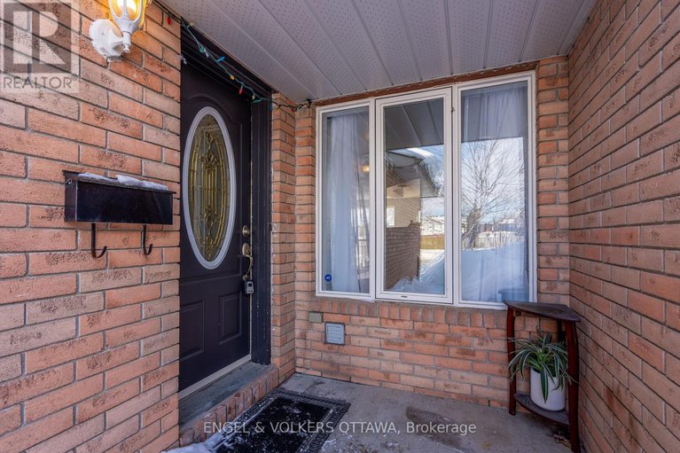 29393550/783-nesting-way/fallingbrookgardenway-south/ottawa/ontario/K4A3X6_2